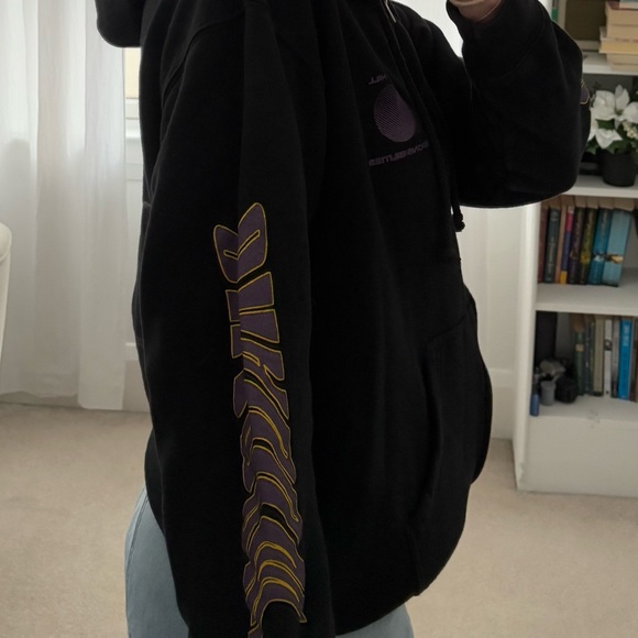 Shadow Hill Black Zip-Up Hoodie - Picture 3 of 12